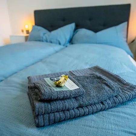 With Rooftop Terrace * Biel